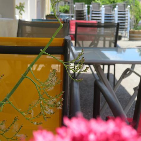 Auberge De La Petite Casserole Revest-des-Brousses Extérieur photo